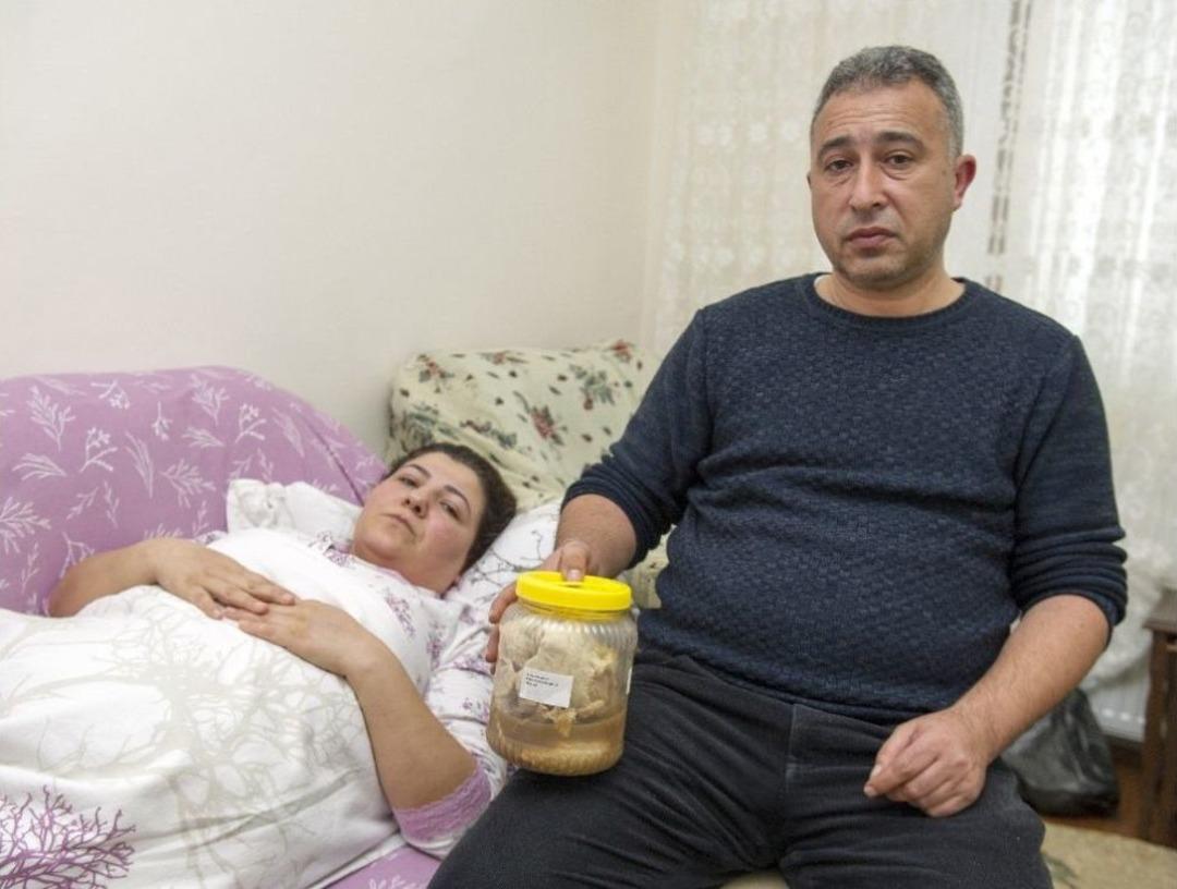 Karnında 1.8 Kilo Gazlı Bez Unutulmuştu: Hastane Ve Doktor Su&ccedil;lu &Ccedil;ıktı