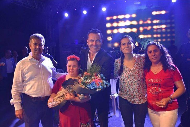 Buharkent Taze İncir Festivali Ferhat Göçer Konseri İle Sona Erdi G3