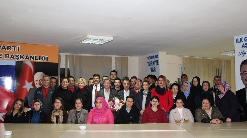 Sendikalardan Ak Parti&rsquo;ye Kadro Teşekk&uuml;r Ziyareti