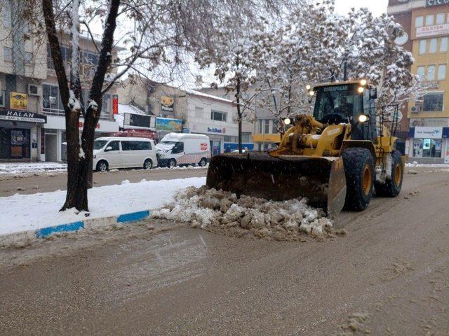 Tunceli’de Kar Yağışı Etkili Oldu, 242 Köy Yolu Kapandı