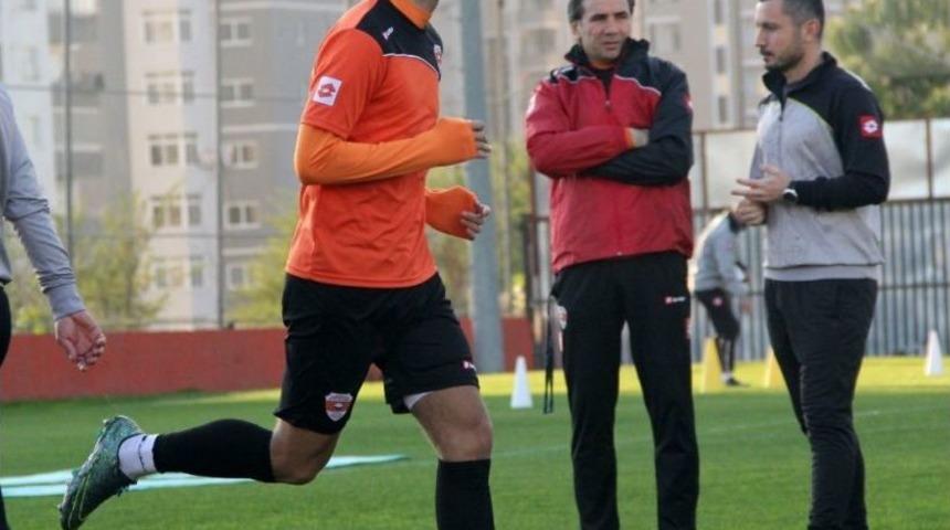 Adanaspor&rsquo;da Futbolcuların Performansı Teknik Heyeti Sevindirdi