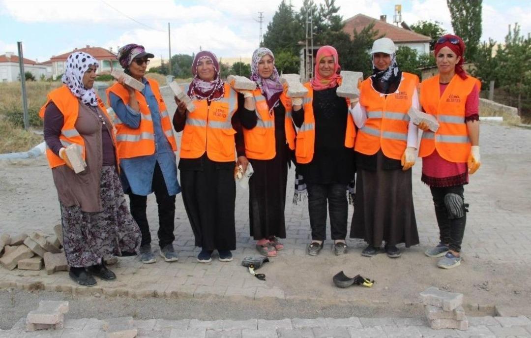 Yolları Parke Taşıyla &rsquo;dantel&rsquo; Gibi İşlediler