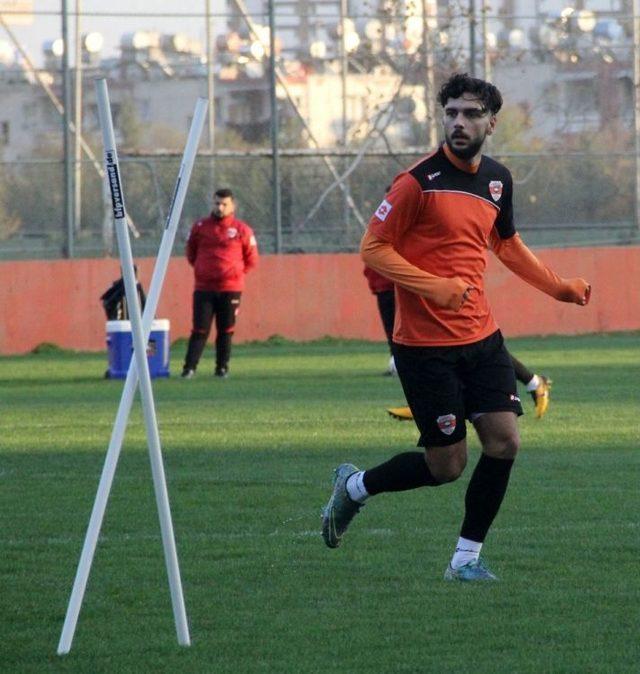 Adanaspor’da Futbolcuların Performansı Teknik Heyeti Sevindirdi