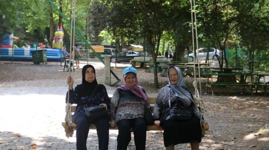 Yaşlılar Şehrin Güzelliklerini Keşfediyor