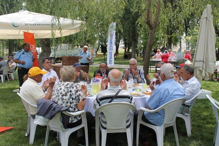 Sakaryabaşı’nda Yaşlılarla Piknik G5