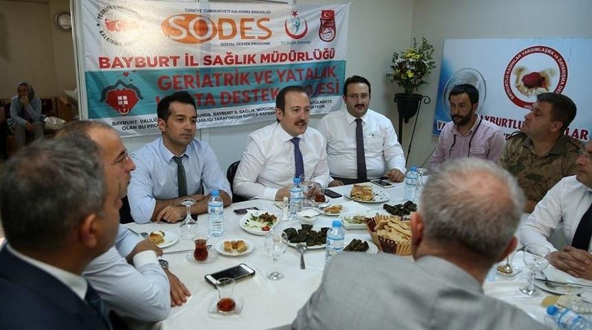 Vali Pehlivan Hasta Ve Yaşlı Bakım Projesi Kapanış Etkinliğine Katıldı