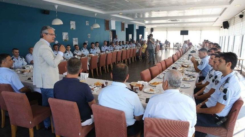 Karşıyaka Zabıtasından 62. Yıl Kutlaması