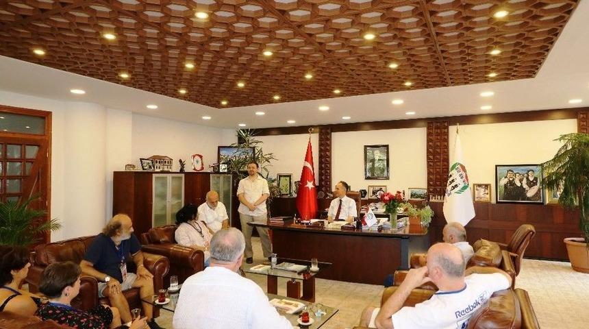 Resim &Ccedil;alıştayı Ekibinden Başkan T&uuml;rkmen&rsquo;e Ziyaret