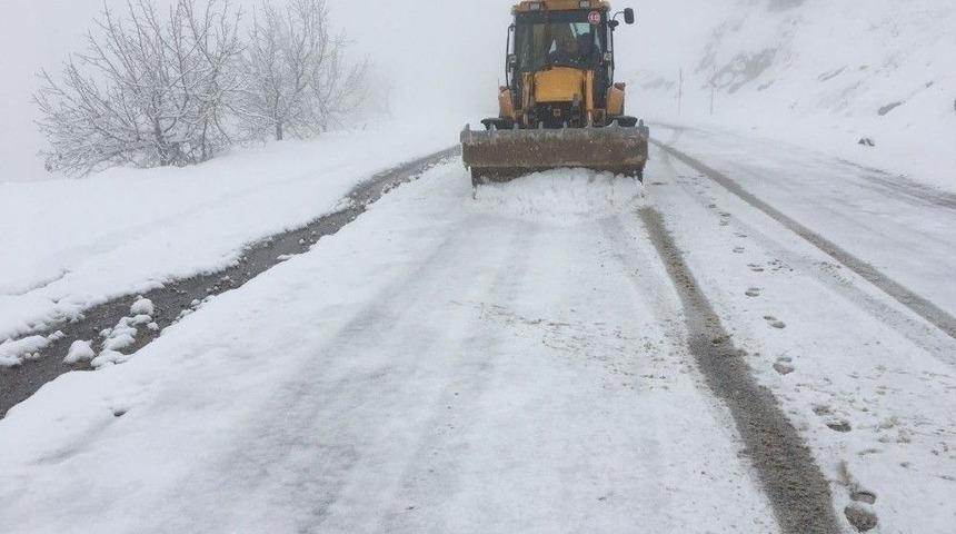 B&uuml;y&uuml;kşehir&rsquo;den Kar Mesaisi
