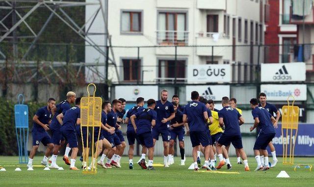 Fenerbahçe’de Benfica Mesaisi Sürüyor