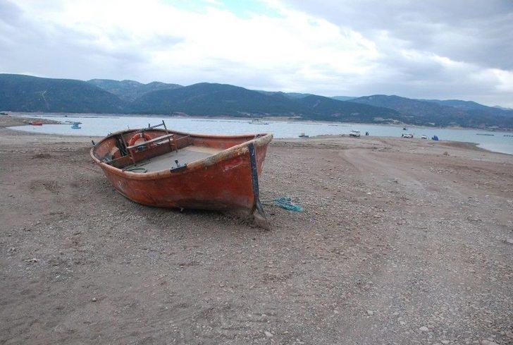 Almus Baraj Gölünde Su Seviyesi Düştü G2