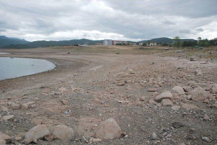 Almus Baraj Gölünde Su Seviyesi Düştü G3