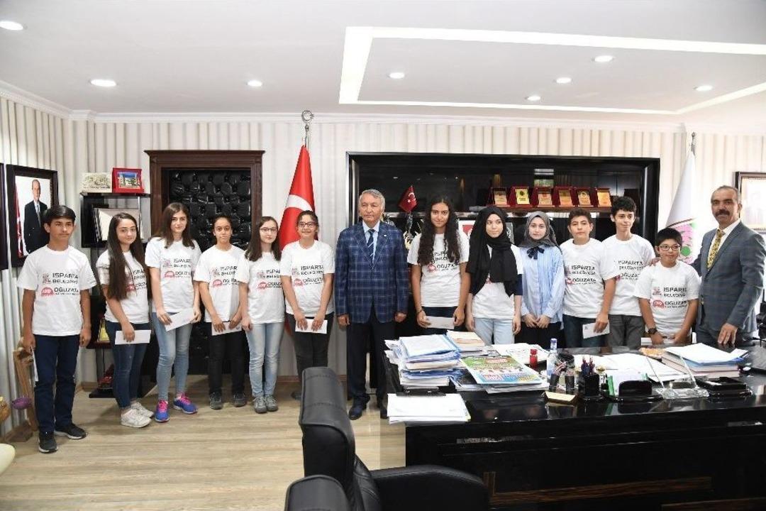 Belediye Oğuzata Kurslarındaki 21 &Ouml;ğrenci Nitelikli Liselere Yerleşti