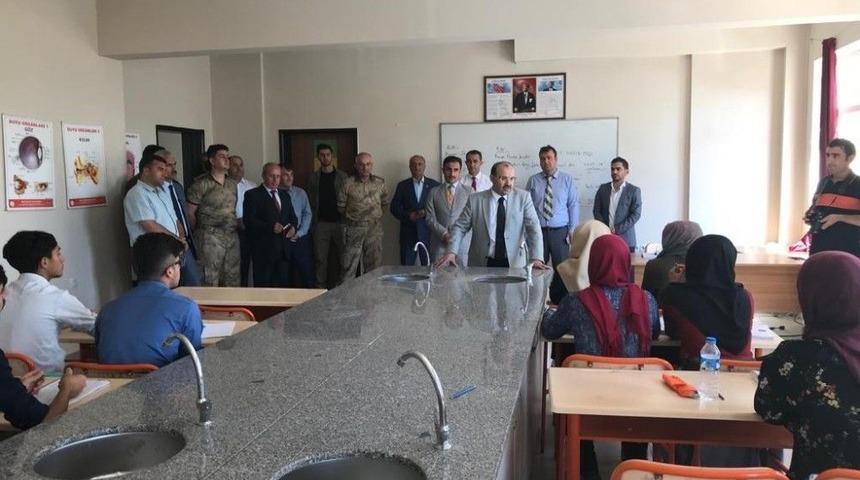 Vali Ustaoğlu Öğrenci Yaz Kampını Ziyaret Etti