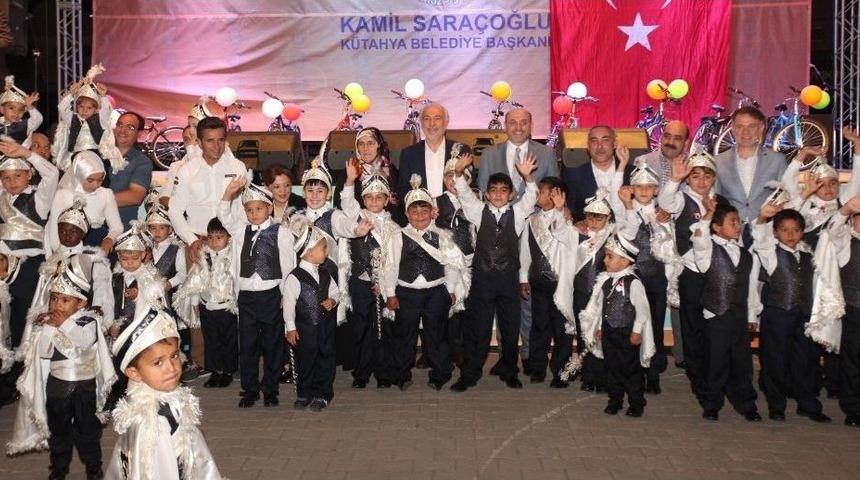 K&uuml;tahya Belediyesi 64 &Ccedil;ocuğu S&uuml;nnet Ettirdi