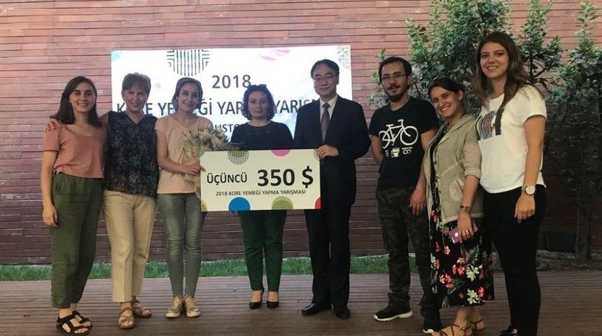 Gastronomi Ve Mutfak Sanatları B&ouml;l&uuml;m&uuml; İlk Yarışmasından Dereceyle D&ouml;nd&uuml;