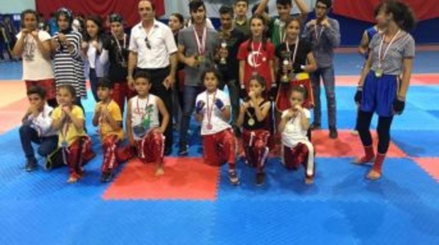 Dilovası Belediye Spor Okulları Başarıya Doymuyor