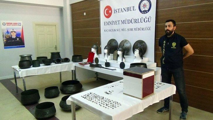 İstanbul’da Tarihi Eser Kaçakçılığı: 237 Parça Eser Ele Geçirildi G4