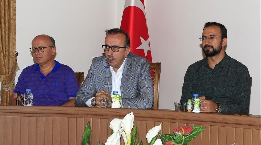 Belediye Başkanı Se&ccedil;en, Meclis &Uuml;yelerine 3 Aylık &Ccedil;alışmalarını Değerlendirdi