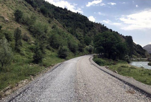 Van Büyükşehir’in Bahçesaray’da Yol Çalışması