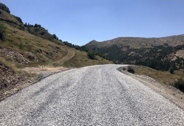 Van Büyükşehir’in Bahçesaray’da Yol Çalışması