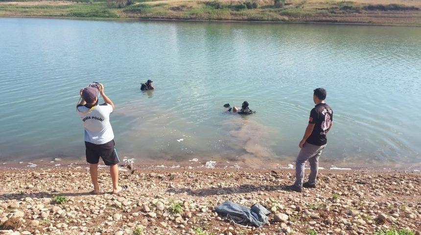 Atat&uuml;rk Barajı Adıyaman Sahilinde Suriye Uyruklu 3 Gen&ccedil; Kayboldu. Kaybolan
