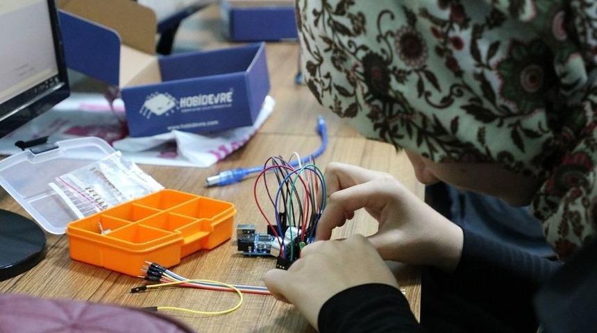 Samek Yaz Kurslarında Dersler Devam Ediyor