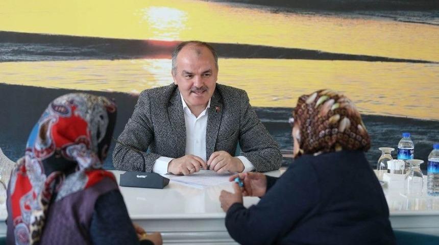 Başkan Gürlesin Vatandaşları ‘halk Günü’ne Davet Etti