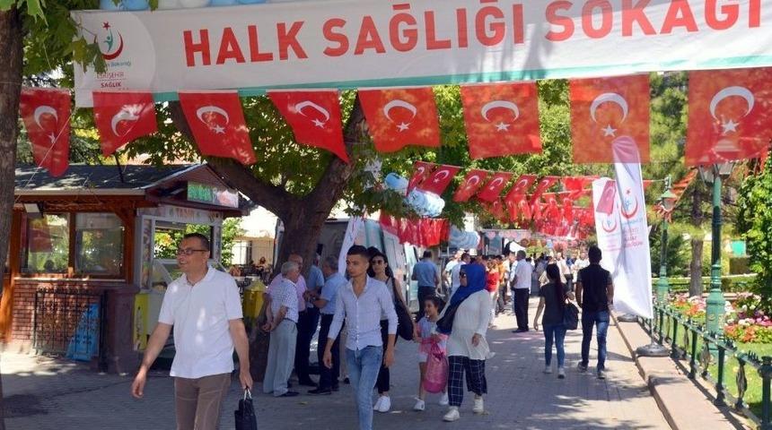 Halk Sağlığı Sokağı B&uuml;y&uuml;k İlgi G&ouml;rd&uuml;