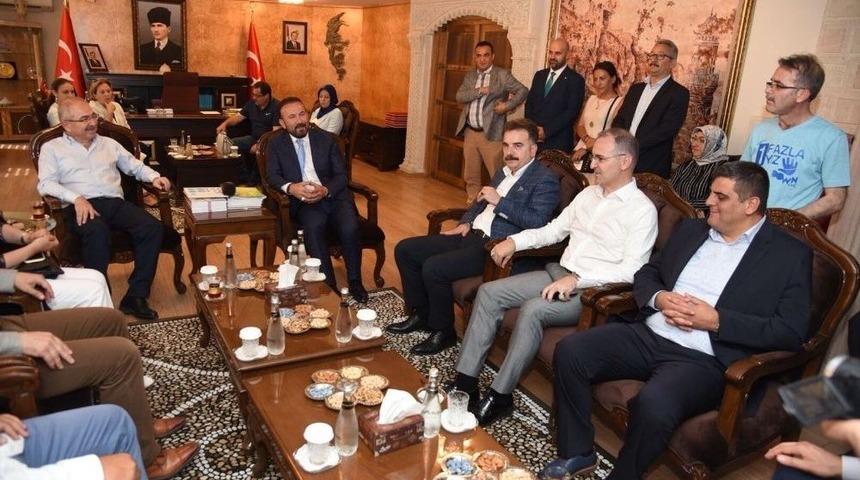 Doğan&rsquo;a Mardin&rsquo;de Coşkulu Karşılama