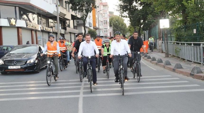 Karesi Belediye Başkan Yılmaz, Zeytinburnu&rsquo;nda Pedal &Ccedil;evirdi