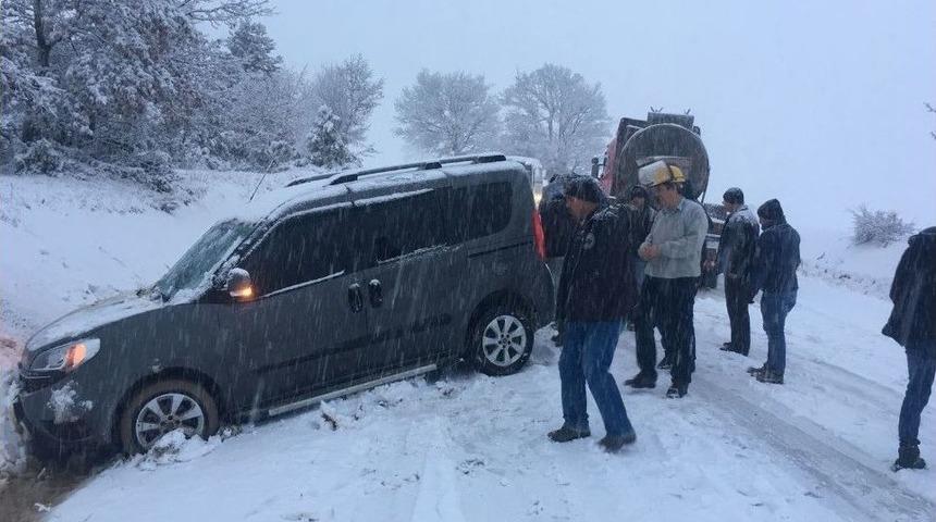 Kar Yağışı Kazaları Beraberinde Getirdi
