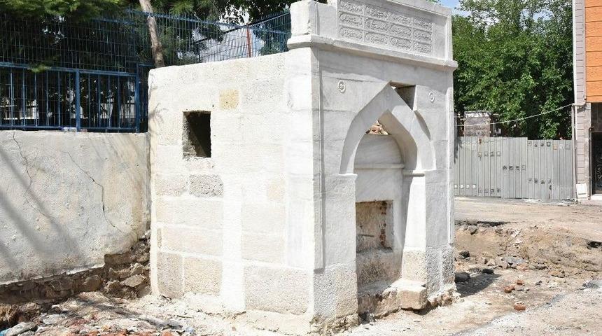 Tarihi &Ccedil;eşmeler Restore Ediliyor
