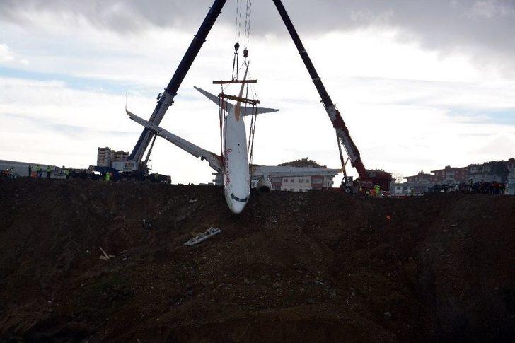 Uçak Santim Santim Havaya Kaldırıldı G3