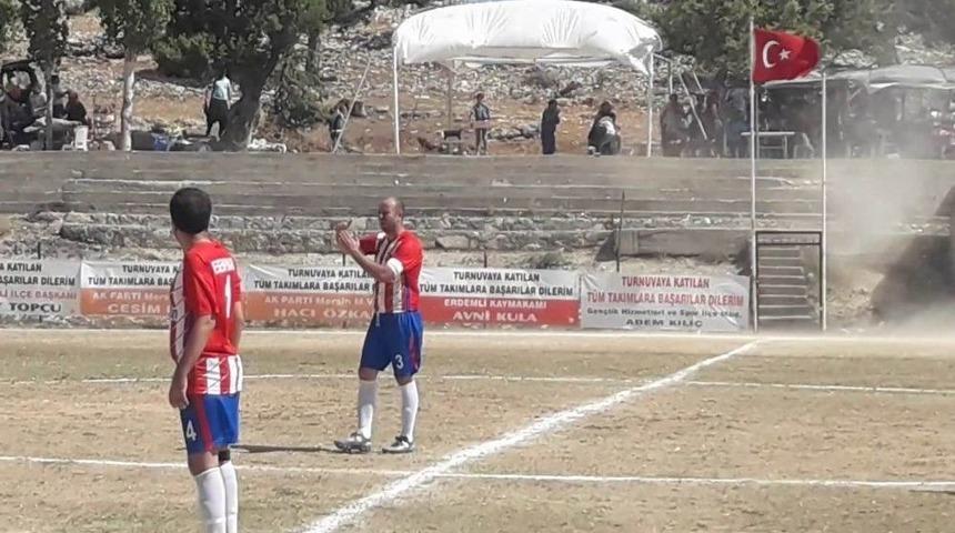 Mersin’de Maç Ortasında Hortum Çıktı