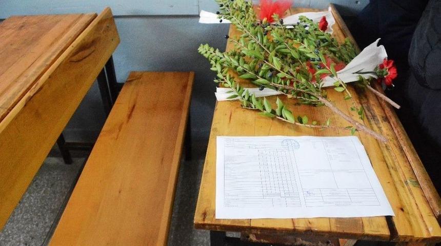 Okul Yolunda &Ouml;len Neşet Karnesini G&ouml;remedi