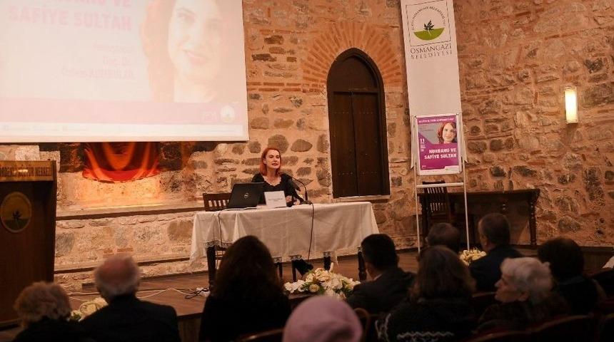 Do&ccedil;. Dr. Kumrular, Sarayın İki Valide Sultanını Anlattı