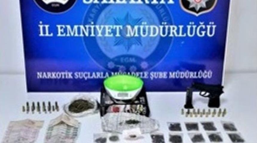 Uyuşturucu Tacirlerine Operasyon: 2 G&ouml;zaltı