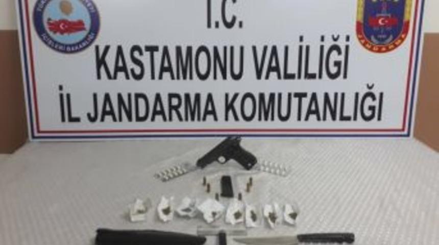 Jandarma Ekiplerinden Uyuşturucu Operasyonu: 3 G&ouml;zaltı