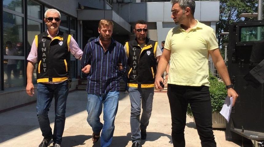 Kahve İ&ccedil;me Bahanesiyle Gelip, Altınları İ&ccedil;in &Ouml;ld&uuml;rd&uuml;ler