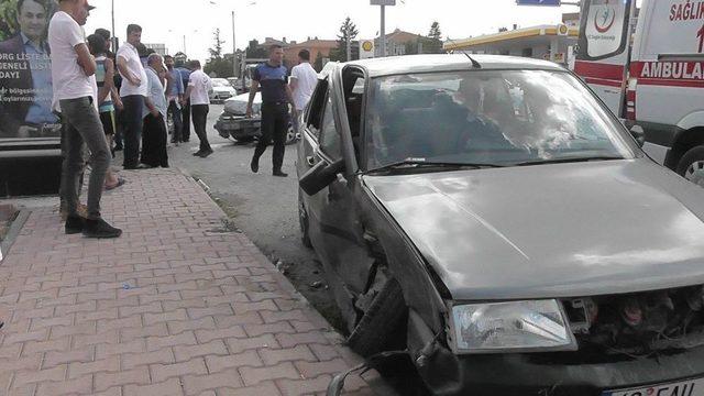 Konya’da İki Otomobil Çarpıştı: 9 Yaralı