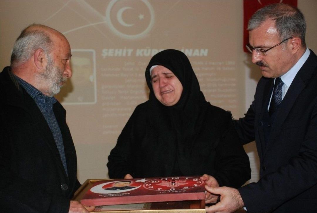 Devlet &Ouml;v&uuml;n&ccedil; Madalyası Ve Beratı Tevcih T&ouml;reninde Duygusal Anlar Yaşandı