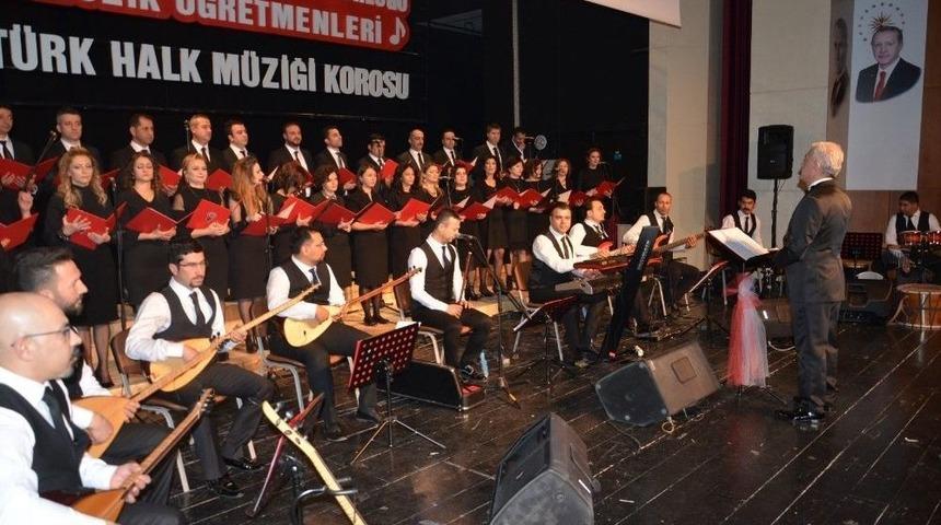 &Ouml;ğretmen Korusu Tarafından Memleket Havaları Seslendirildi