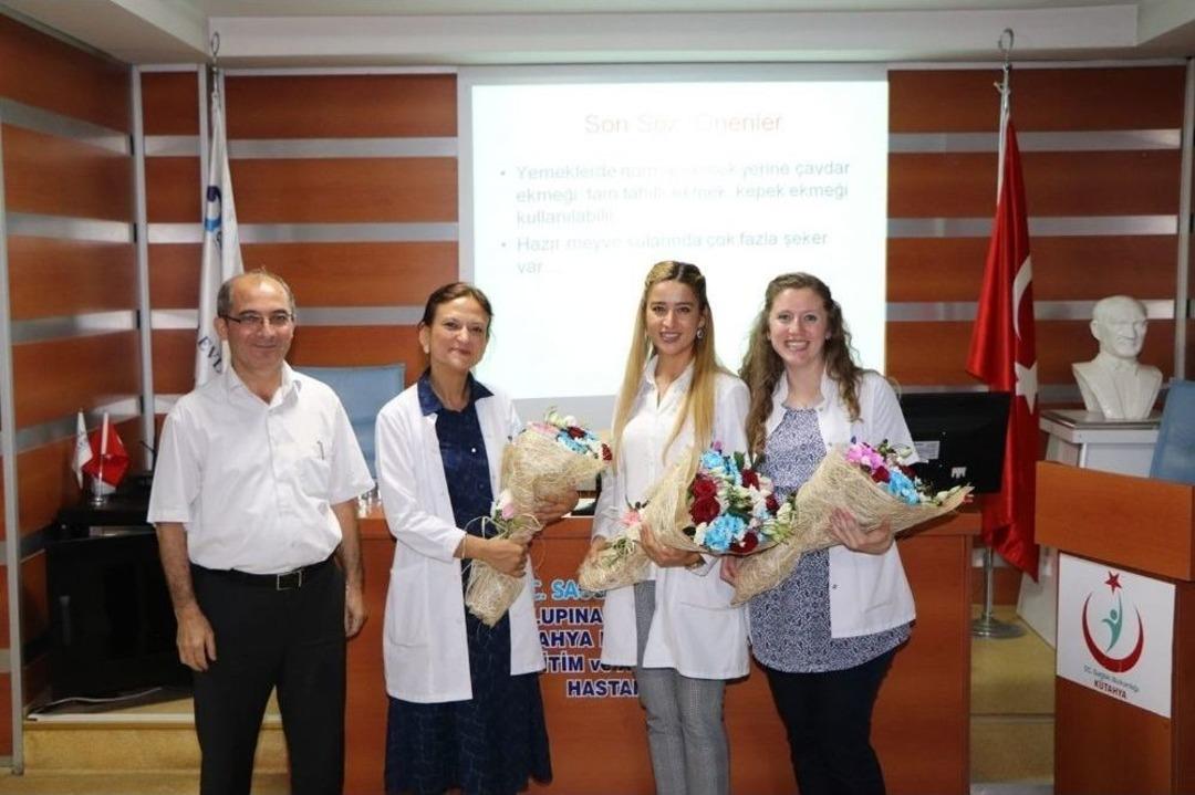 K&uuml;tahya Evliya &Ccedil;elebi Eğitim Ve Araştırma Hastanesinde &lsquo;diyabet Okulu&rsquo;