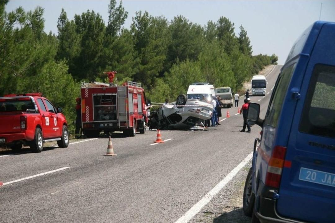 Denizli&rsquo;de Trafik Kazası: 1 &Ouml;l&uuml;, 2 Yaralı
