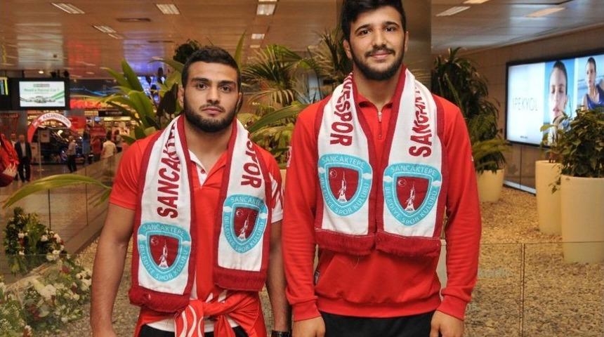 Avrupa Şampiyonu G&uuml;reş&ccedil;ilere Coşkulu Karşılama