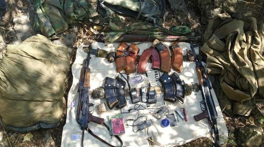 Ak Parti İl&ccedil;e Başkanı Aktert&rsquo;in &Ouml;ld&uuml;r&uuml;ld&uuml;ğ&uuml; Saldırıyı Ger&ccedil;ekleştiren Ter&ouml;ristlerden Biri Teslim Oldu