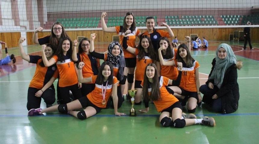Kardelen Koleji Kız Voleybol Takımı Nevşehir Şampiyonu Oldu