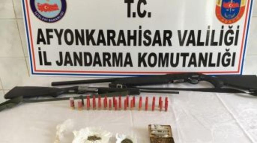 Jandarmadan 2 Eve Uyuşturucu Madde Baskını