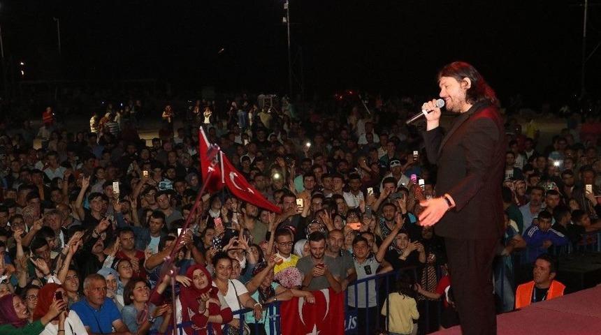 Beyşehir G&ouml;l Festivali Ahmet Şafak Konseri İle Sona Erdi